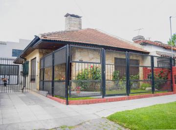 Casa · 554m² · 5 Dormitorios · 18 Cocheras · Chalet 4 Amb. + Depto. 2 Amb. + Cocheras - Garay y Uruguay