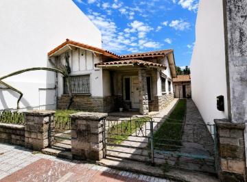 Casa de 3 ambientes, Lanús · Chalet Estilo Mar del Plata