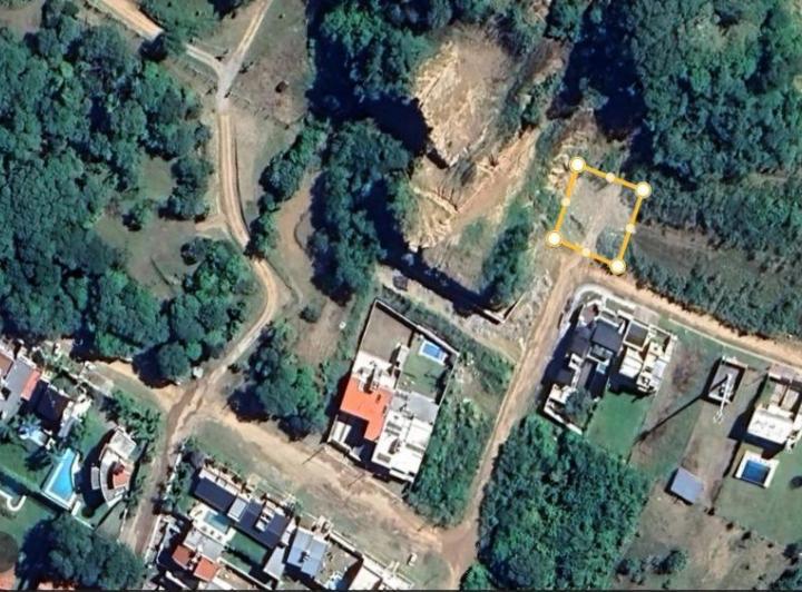 Terreno · 640m²