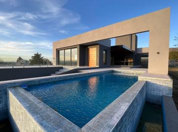 Casa de 4 ambientes, San Antonio de Arredondo · Carlos Paz Golf Casa de Categoria en Venta 3 Dorm. 3 Baños