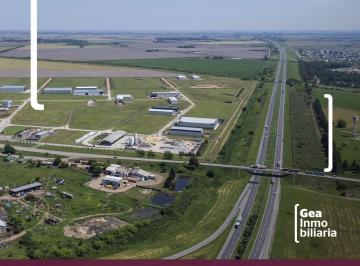 Casa · 2500m² · Lote en Venta 2.500 m² - Parque Industrial San Lorenzo Unico Frente Autopista