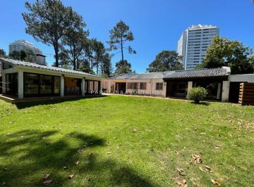 Foto1 · Hermosa Casa de 4 Dorm. en Mansa, Punta del Este.