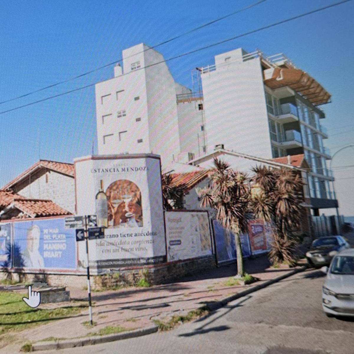 Oportunidad de inversión en La Perla. Se ofrece terreno en venta con una superficie total de 400 m².