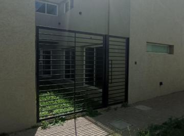 Casa · 125m² · 4 Ambientes · 1 Cochera · Casa en Venta Tripliex, Mendoza Al 8000, Fisherton