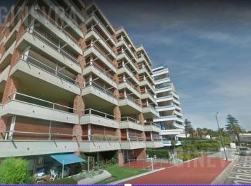 Departamento · 176m² · 3 Dormitorios · 2 Cocheras · Hermoso Apartamento en Edificio Varadero Punta del Este