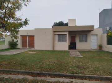 Casa de 4 ambientes, Colonia Tirolesa · Casa Apta a Credito Hipotecario