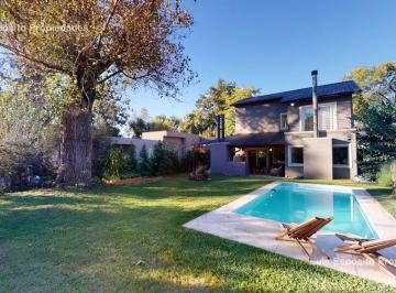 Casa · 125m² · 4 Ambientes · Casa Venta 4 Ambientes Piscina con Escritura Cardenal del Monte General Rodriguez