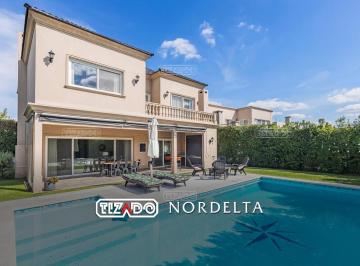 Casa · 255m² · 2 Cocheras · Casa en Venta Ubicado en Los Lagos, Nordelta