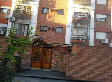 Departamento de 2 ambientes, Lanús · Departamento Dos Ambientes en Cuarto Piso Al Frente