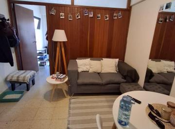 Departamento de 2 ambientes, General Pueyrredón · Dto con Balcon a La Calle y Cochera Zona Centro