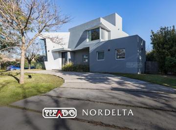 Casa · 227m² · 5 Ambientes · 5 Cocheras · Casa en Venta Ubicado en Santa Teresa, Villanueva