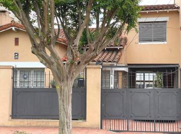 Casa · 120m² · 5 Ambientes · 2 Cocheras · Venta de Casa en San Antonio de Padua