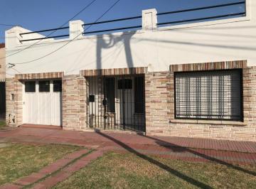PH · 80m² · 3 Ambientes · 1 Cochera · Casa en Lavallol Excelente Propiedad Acepta Permuta!