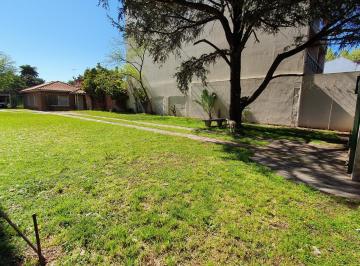 Casa · 200m² · 4 Ambientes · 5 Cocheras · Casa Apta a Crediro en Lote 1200 m a 2 Cuadras de La Estacion