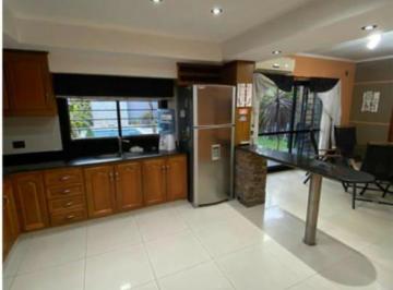 Casa de 5 ambientes, Esteban Echeverría · Moderna Casa Apta a Crediro en Venta!