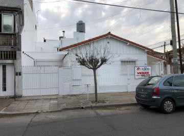 Casa de 3 ambientes, Morón · En Venta - Hermoso Chalet 3 Ambientes Totalmente Reciclado - Villa Sarmiento