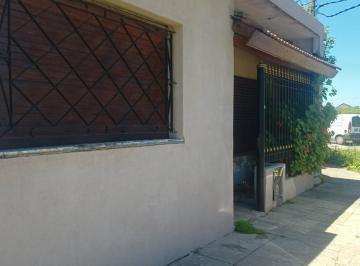 Casa · 212m² · 3 Ambientes · Casa a Reciclar con Importante Lote!