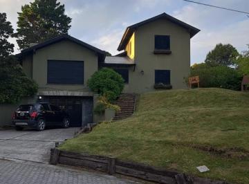 Casa de 6 ambientes, Pinamar · Casa en Pinamar a 3 Cuadras de La Playa y del Centro.