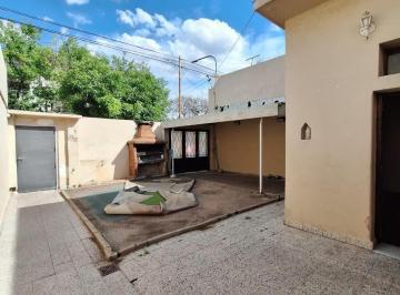 Casa · 90m² · 3 Ambientes · 2 Cocheras · Miranda 5600 Caba. Casa 4 Amb. Lote Prop.8.66 X 20 Gran Patio
