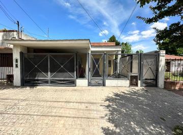 Casa · 150m² · 3 Ambientes · Casa 3 Ambientes en Merlo Centro + Depto