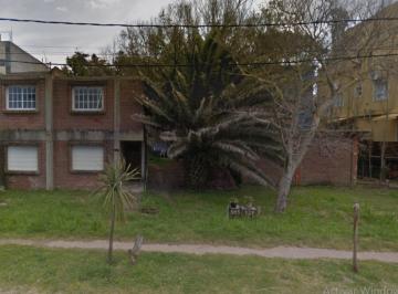 Terreno · 603m² · Dos Lotes Multifamiliares Sobre Av Biarritz Al 500, Mar de Ostende.