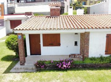 Casa en Piriápolis (Punta Colorada) Ref. 6302 · Casa en Piriápolis (Punta Colorada) Ref. 6302 - Precio por Dia
