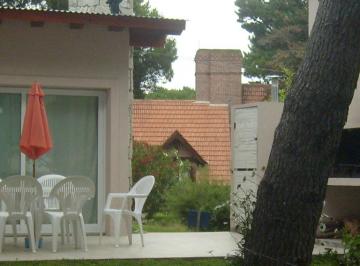GALERIA GENEROSA CON PARRILLA · Moderna Casa a 2,5 Cuadras del Mar