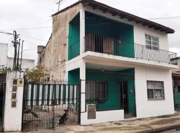 Casa · 173m² · 6 Ambientes · 2 Cocheras · Casa de 5 Amb con Garage