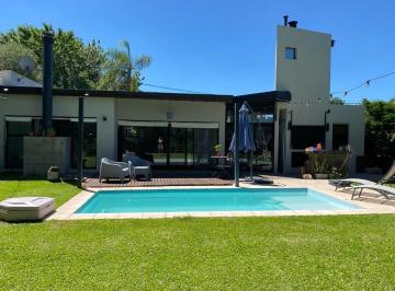 Casa · 160m² · 4 Ambientes · 3 Cocheras · Casa en Alquiler Solares del Carmen Zarate
