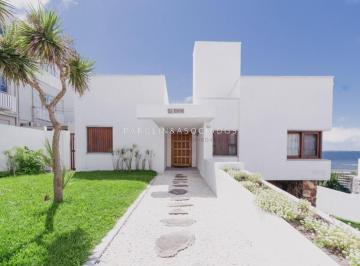 Foto1 · Casa en Venta de 6 Dorm. en Penisula, Punta del Este.