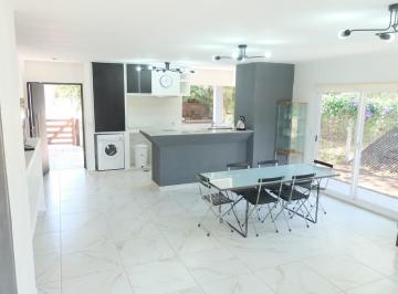 Casa · 260m² · 3 Ambientes · Casa Amoblada Alquiler El Carmencito (Alquiler en Usd)
