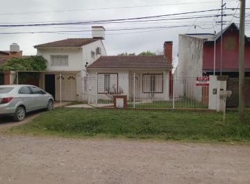FRENTE · Venta Casa en Barrio Las Acacias