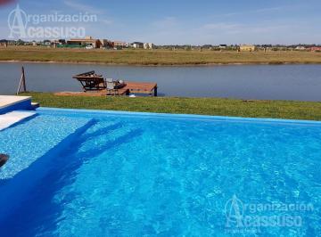 Casa · 265m² · 4 Ambientes · 2 Cocheras · Casa - San Sebastián