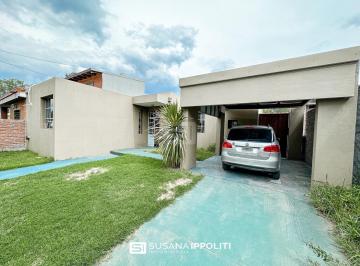 Casa · 80m² · 3 Ambientes · 1 Cochera · Casa en Venta de 1 Dormitorio con Pileta en Roldán