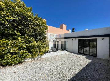 Casa · 100m² · 5 Ambientes · 1 Cochera · Casa - Manantiales