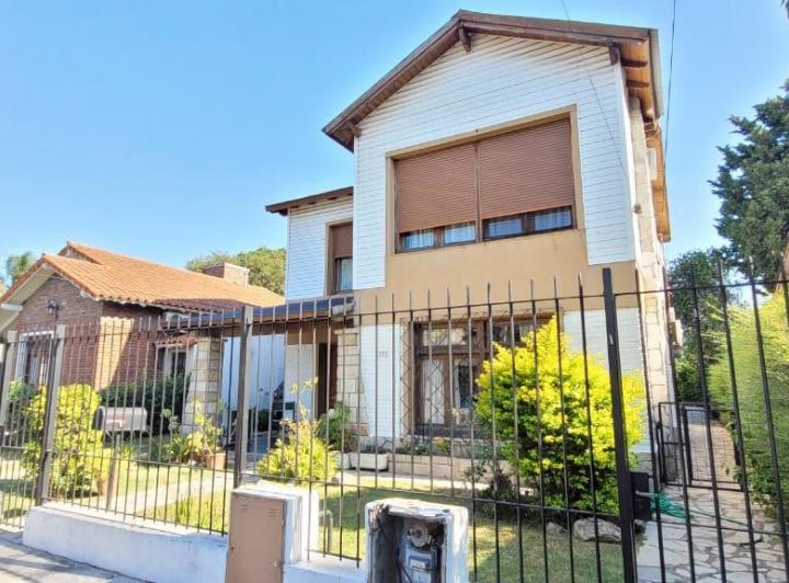 Casa · 330m² · 7 Ambientes