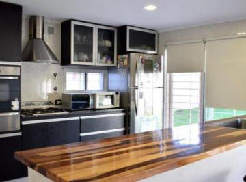 Casa · 235m² · 5 Ambientes · 1 Cochera · Casa 5 Ambientes de Dos Plantas en Colinas Peralta Ramos