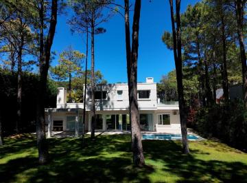 SCZ-SCZ-27_2 · Alquiler Temporal Casa de 6 Ambientes en Pinamar Norte con Pileta Climatizada