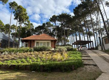 SCZ-SCZ-133_2 · Alquiler Temporal Casa de 3 Ambientes en Álamos II Pinamar con Gran Parque