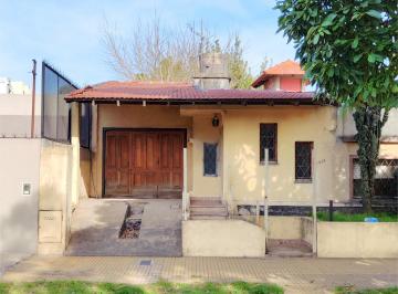Casa de 3 ambientes, Morón · Casa en Venta con Amplio Lote