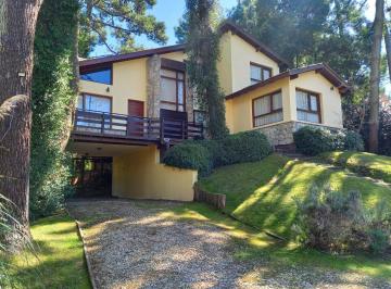 Casa · 160m² · 5 Ambientes · 1 Cochera · Cod 218 Alquiler Semana Santa 6 Plazas