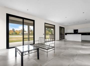 Casa · 166m² · 4 Ambientes · 2 Cocheras · Venta con Renta Hasta Octubre '27 - Espectacular Casa en Venta en El Barrio San Joaquín
