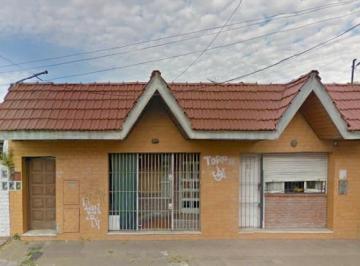 Casa de 5 ambientes, Morón · Casa con 2 Deptos Monoambiente Al Frente, Ideal Inversor