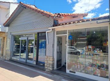 Local comercial · 140m² · 5 Ambientes · Locales + Vivienda (Block) en Venta