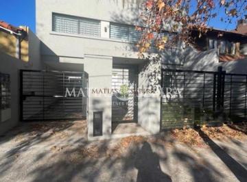 PH · 90m² · 4 Ambientes · 1 Cochera · PH de 4 Ambientes con Terraza Castelar Sur
