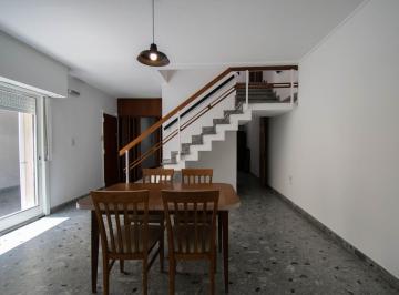 Casa · 160m² · 5 Ambientes · 1 Cochera · Casa Venta La Plata 3 Dormitorio Zona Norte Patio