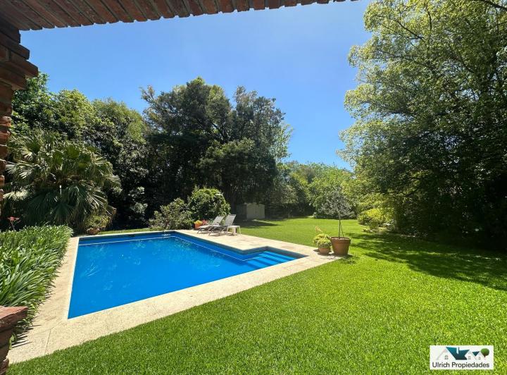 Casa · 345m² · 5 Ambientes · 3 Cocheras