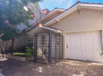 Casa · 167m² · 5 Ambientes · 1 Cochera · Casa en Lomas de Zamora Oeste