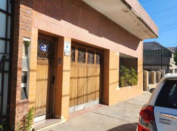 Casa de 4 ambientes, Lanús · Casa Cuatro Ambientes con Garage Venta Lanus Oeste