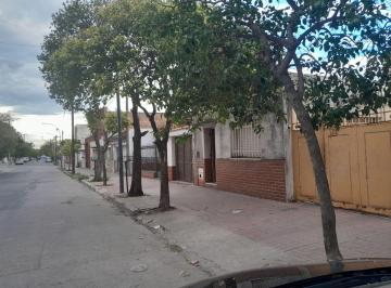 Casa · 450m² · 7 Ambientes · 2 Cocheras · En Venta Casa + Galpón en B° San Vicente